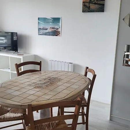 A 100m De La A Saint-hilaire-de-riez, Avec Balcon Et Parking Public - Fr-1-426-330 Apartment Saint-Hilaire-de-Riez